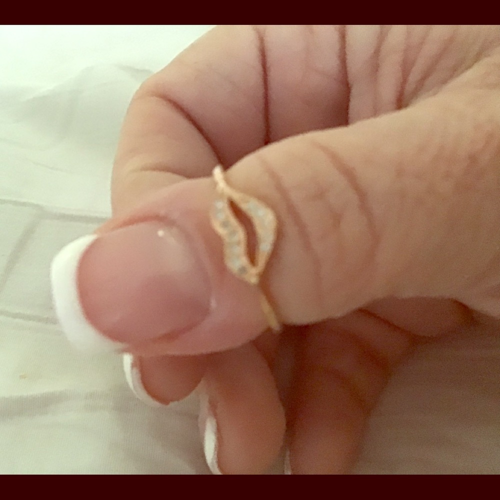 Rose Gold Lips with CZ inserts size 7